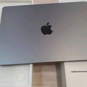 새제품급 맥북에어 13인치 M3 8GB 512GB 배터리 2사이클 (스페이스그레이) 이미지