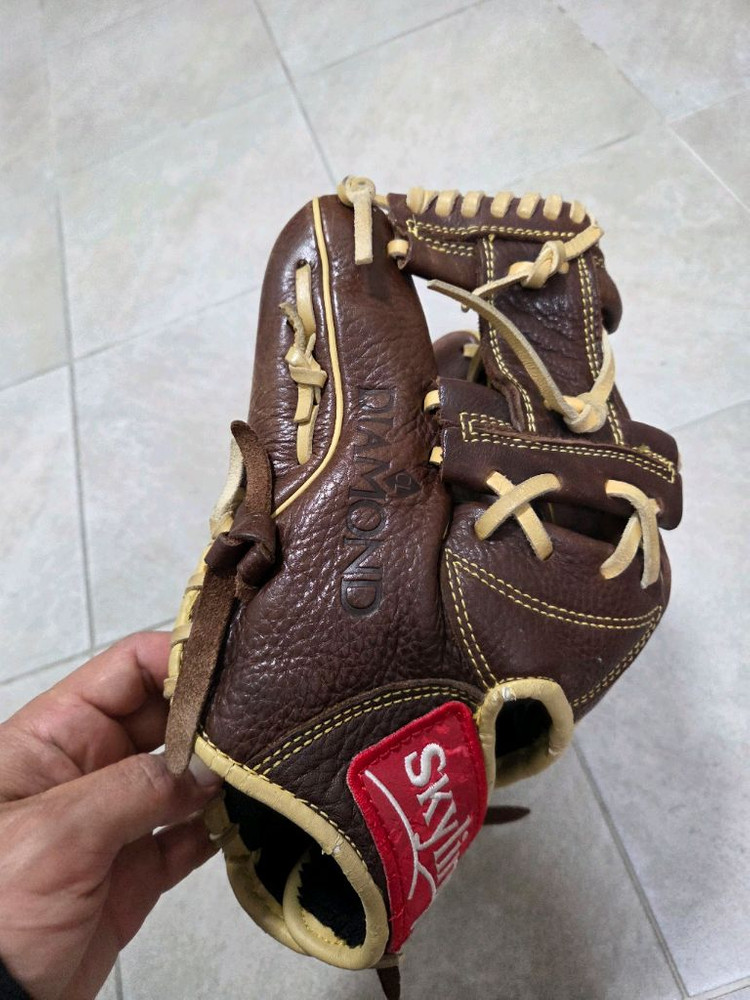 스카이라인 야구글러브[좌완용] 이미지