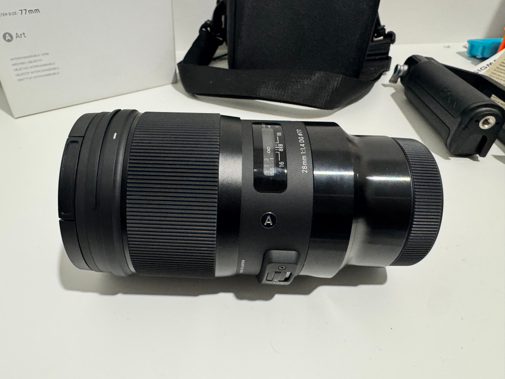 시그마 Art 28mm F1.4 DG HSM (L마운트) 이미지