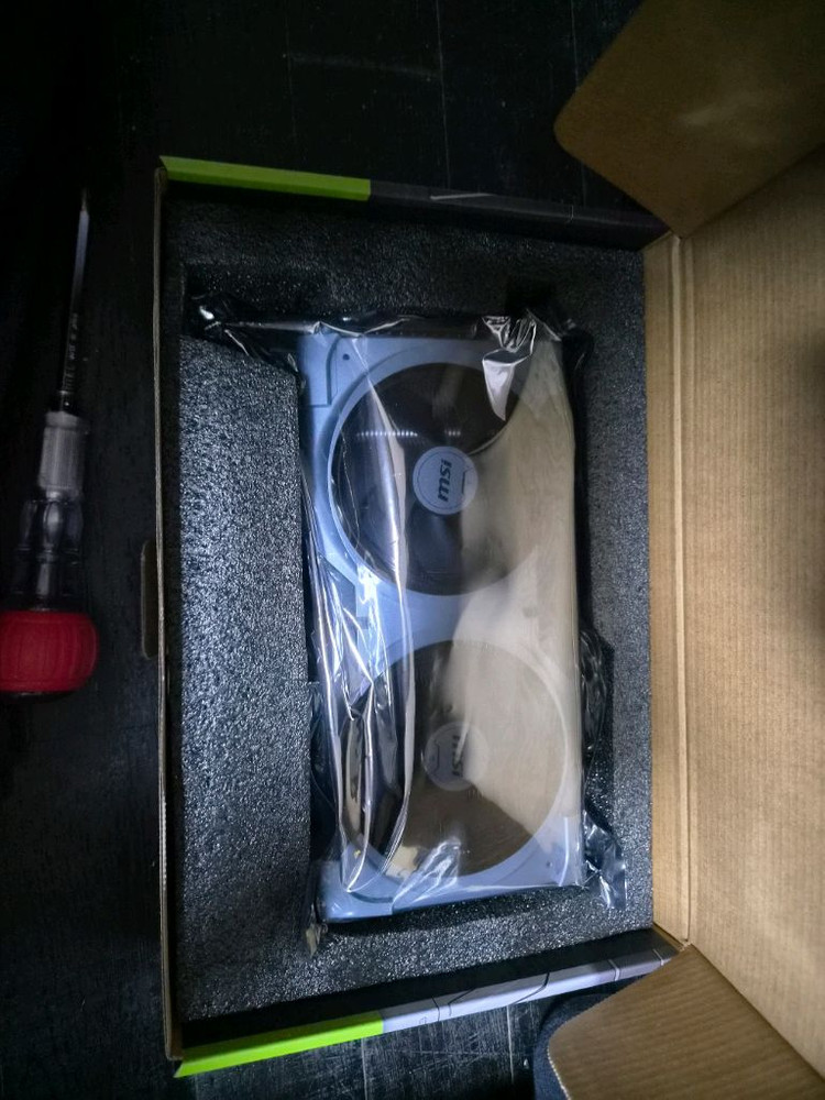 MSI RTX5060ti 그래픽카드 이미지