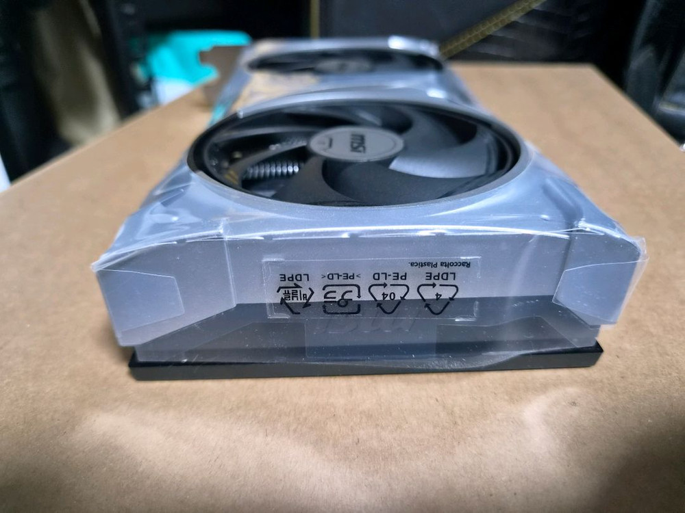 MSI RTX5060ti 그래픽카드 이미지