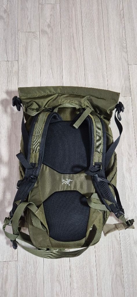 아크테릭스 STIAR 25 올리브 백팩 이미지