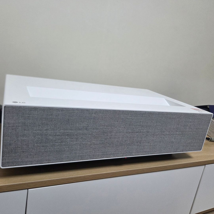 lg 시네빔 초단초점 빔프로젝터 가격제안받아요 연락주세요 이미지