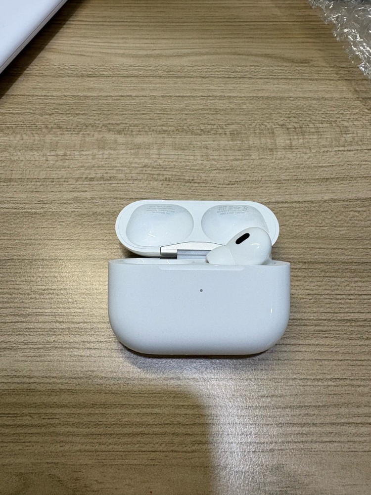 에어팟 프로2 8핀 이미지