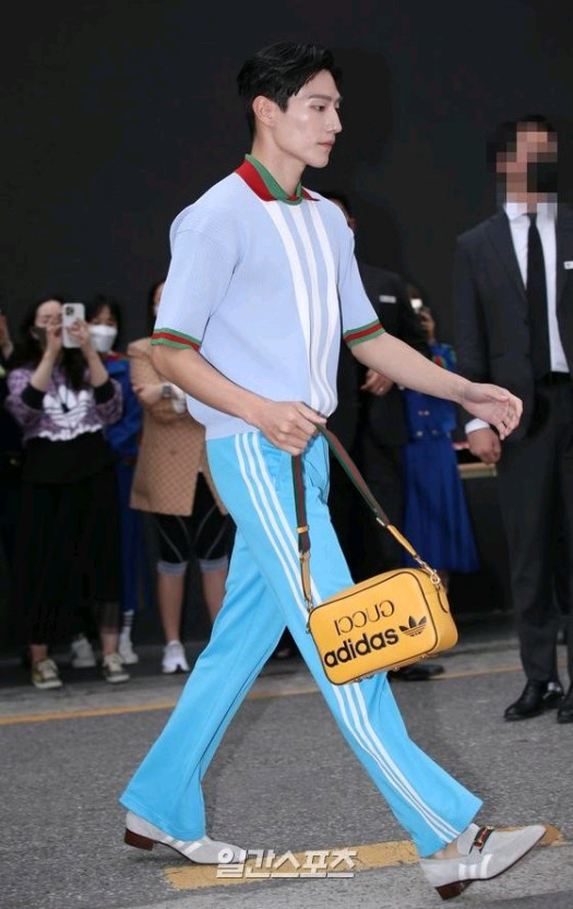 구찌 홀스빗 로퍼 이미지