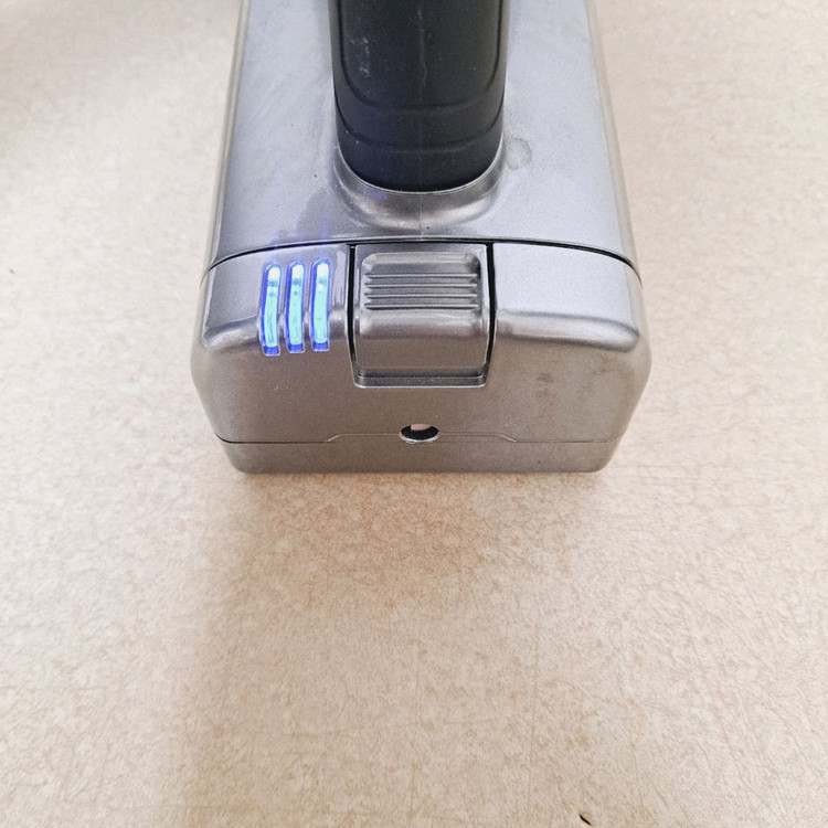 아이닉 i20 무선청소기 정품 배터리 47분 25.9v 순정품 정상작동 이미지