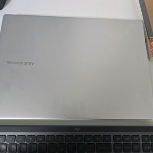 비보북16 노트북 이미지