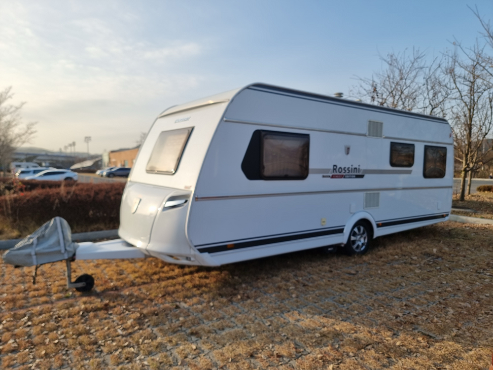 타버트 캠핑카 이미지