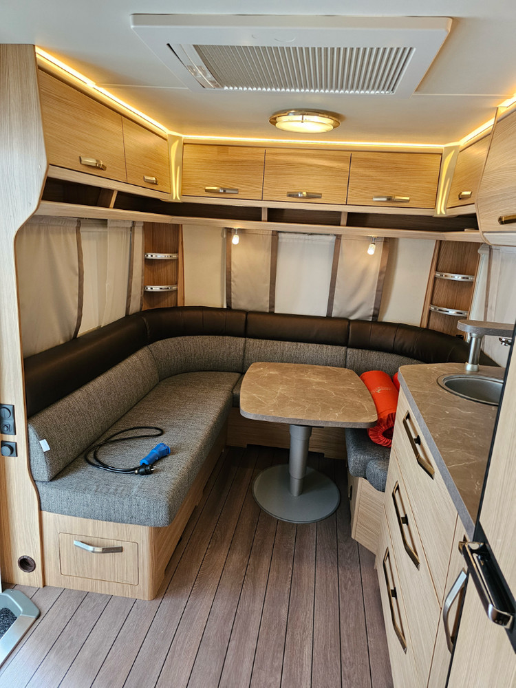 타버트 캠핑카 이미지