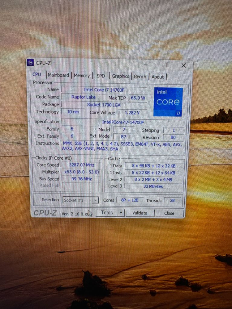 인텔 i7-14700F CPU와 RTX 4070 SUPER 이미지