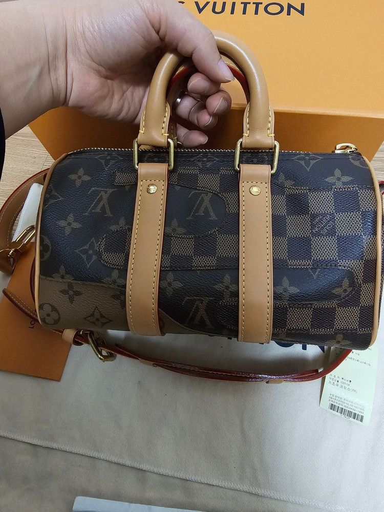 루이비통 니고x퍼렐 한정판 키폴25 토트 크로스백 이미지