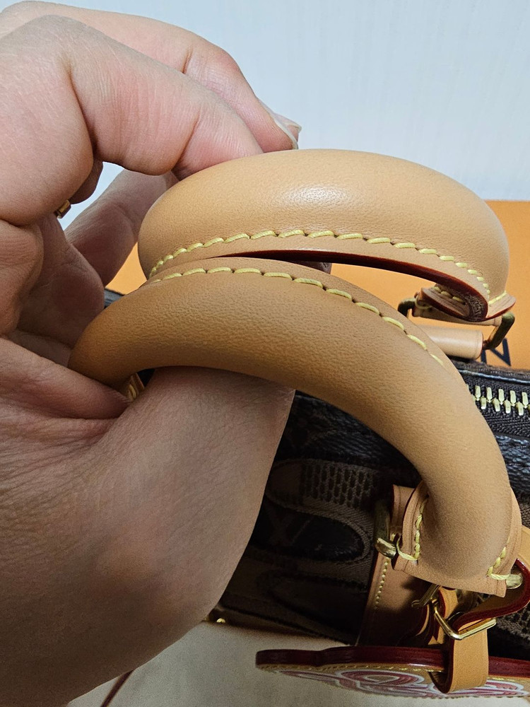 루이비통 니고x퍼렐 한정판 키폴25 토트 크로스백 이미지