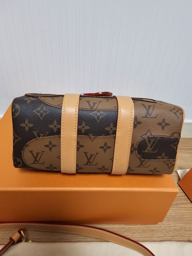 루이비통 니고x퍼렐 한정판 키폴25 토트 크로스백 이미지