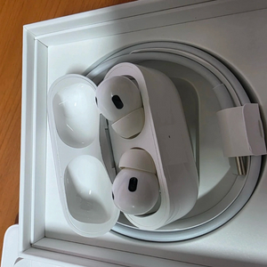 에어팟 프로 2세대 이미지