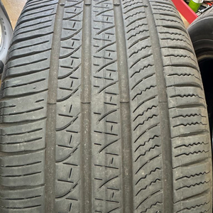 피렐리타이어 265 55 19 2개 팝니다 이미지