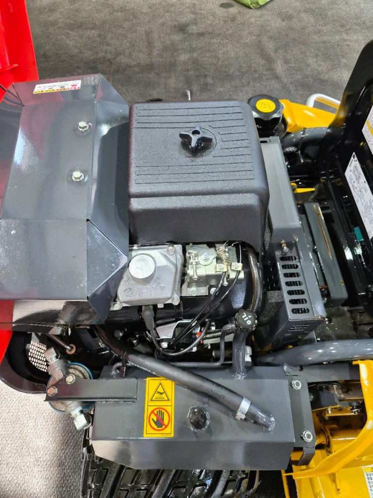 신품급 :캐니콤(4WD)승용제초기 판매합니다 판매지역:경북구미입니다 판매가격:750만원입니다 캐니콤(4WD)승용제초 이미지