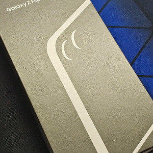 갤럭시 Z 플립7 FE 화이트 256GB 미사용 새상품 이미지