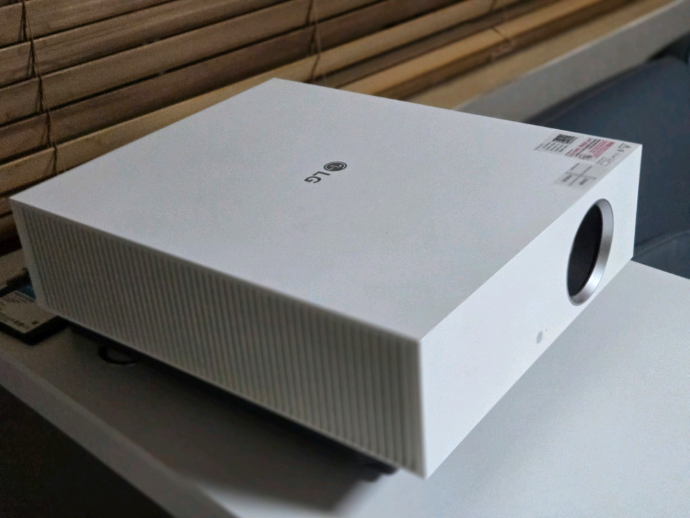 Lg 시네빔 Hu810pw 4K 빔프로젝터 이미지