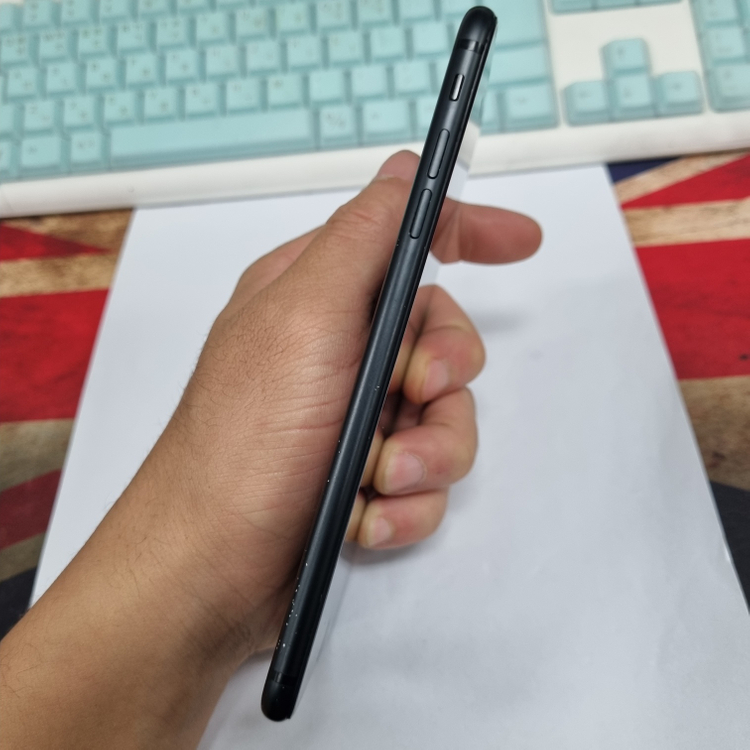 아이폰7플러스 7+ 128GB 블랙 중고폰 배터리100% 레트로감성 사진폰 인스타 카메라폰 208442 이미지