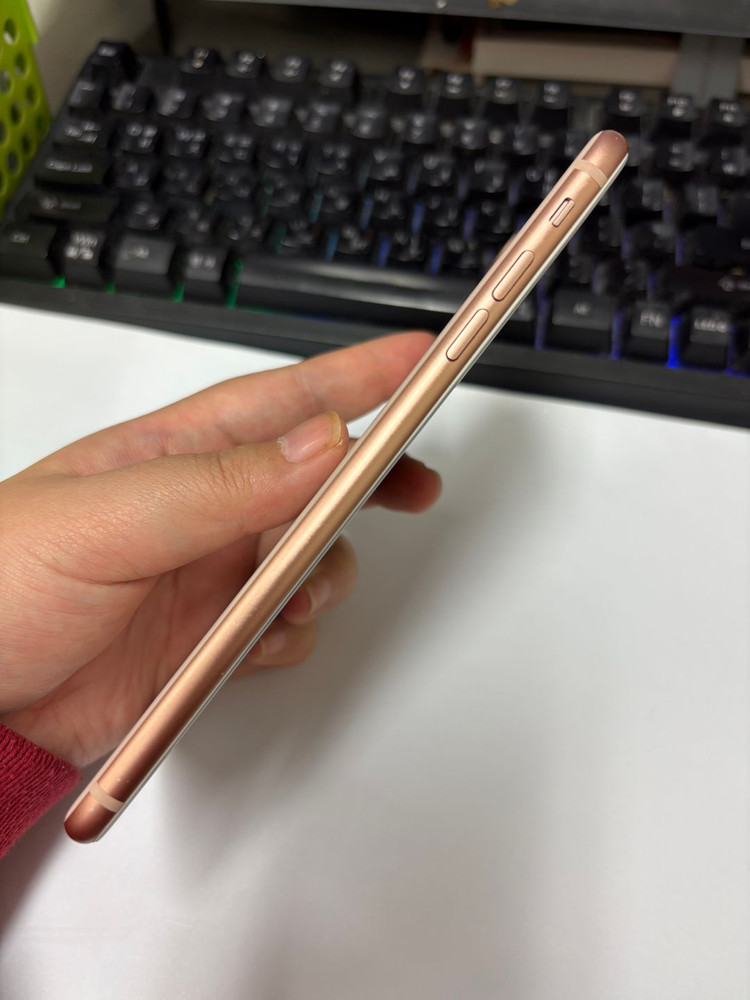 아이폰8플러스 64GB 골드 중고폰 배터리95% 인스타 사진폰 카메라폰 레트로감성 211273 이미지