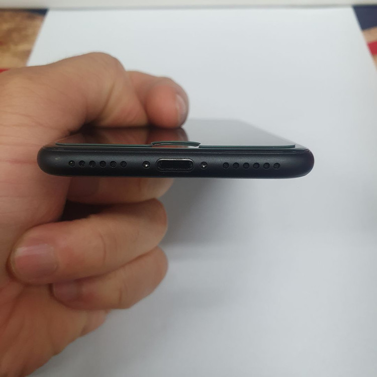 아이폰7 32GB 블랙 A+급 중고폰 배터리100% (카메라무음) 레트로감성 인스타 사진폰 201979 이미지