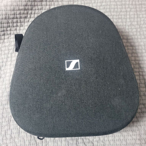 젠하이저 모멘텀 4 헤드폰 가방과 악세서리만 이미지