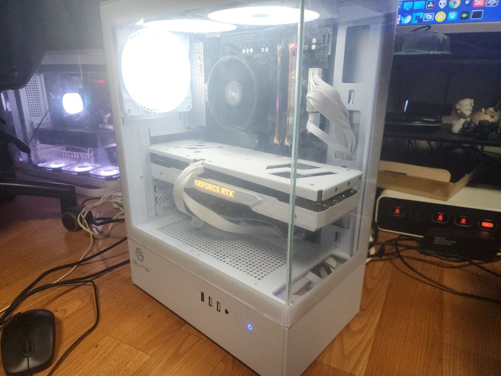 개인) AMD 9600 / DDR5 32GB / RTX5060TI 16GB / SSD 1TB 이미지