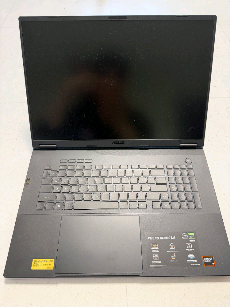 게이밍 노트북 이미지