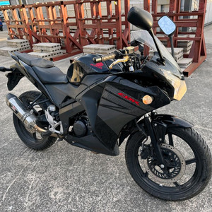 혼다 cbr125 17년형 풀배기 판매합니다 이미지