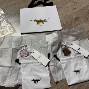 메종키츠네 폭스 키링 핑크/브라운 일괄+쇼핑백 이미지