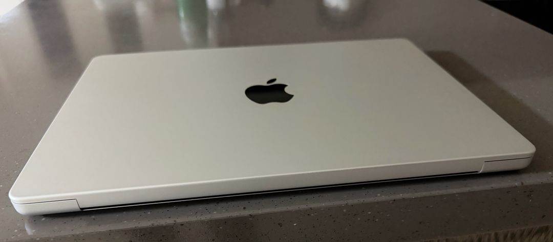 맥북 프로 14 M1 Pro / 10/16core / 16GB / 1TB (실버) 이미지