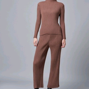 이세이미야케 해칭 리브스브라운 팬츠 이미지