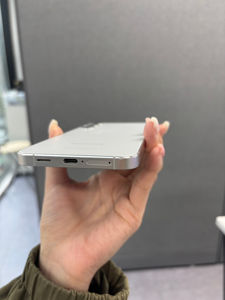 갤럭시 S24플러스 256gb 실버/ 중고폰업무폰저가폰세컨폰공기계게임폰효도폰게임폰알뜰폰 이미지