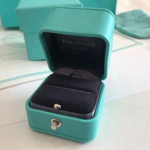 티파니케이스 판매합니다 이미지
