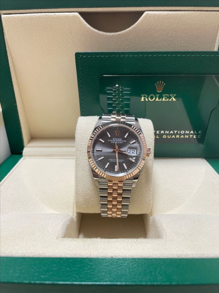 로렉스 126231 신형 데이저스트 다크로듐 바 36미리 로즈콤비 팝니다 이미지