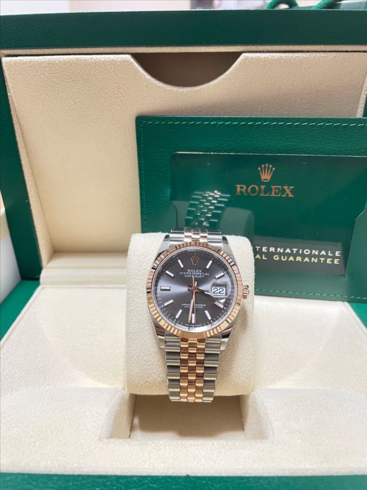 로렉스 126231 신형 데이저스트 다크로듐 바 36미리 로즈콤비 팝니다 이미지