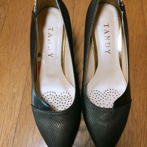 탠디 박스새상품 정가 295,000원 새상품 235 (브라운) 정장구두 여성구두 면접구두 스텔레토 하이힐 이미지
