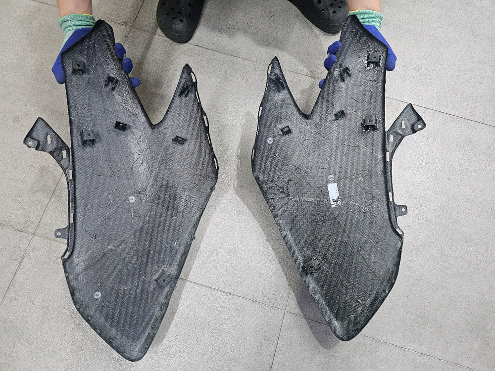 티맥스560 20-21년식 리얼 카본 파츠 팝니다 이미지