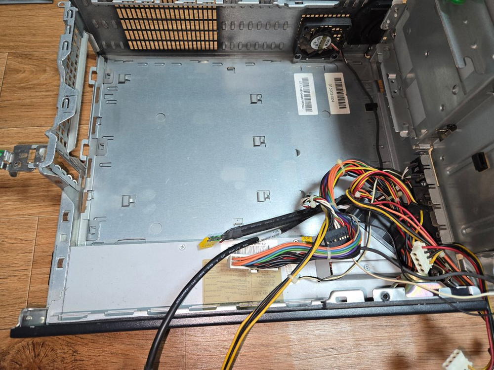 HP Compaq d530 SFF 펜티엄4 865칩셋 본체 판매합니다! 이미지