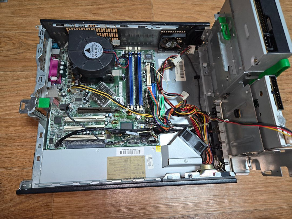 HP Compaq d530 SFF 펜티엄4 865칩셋 본체 판매합니다! 이미지