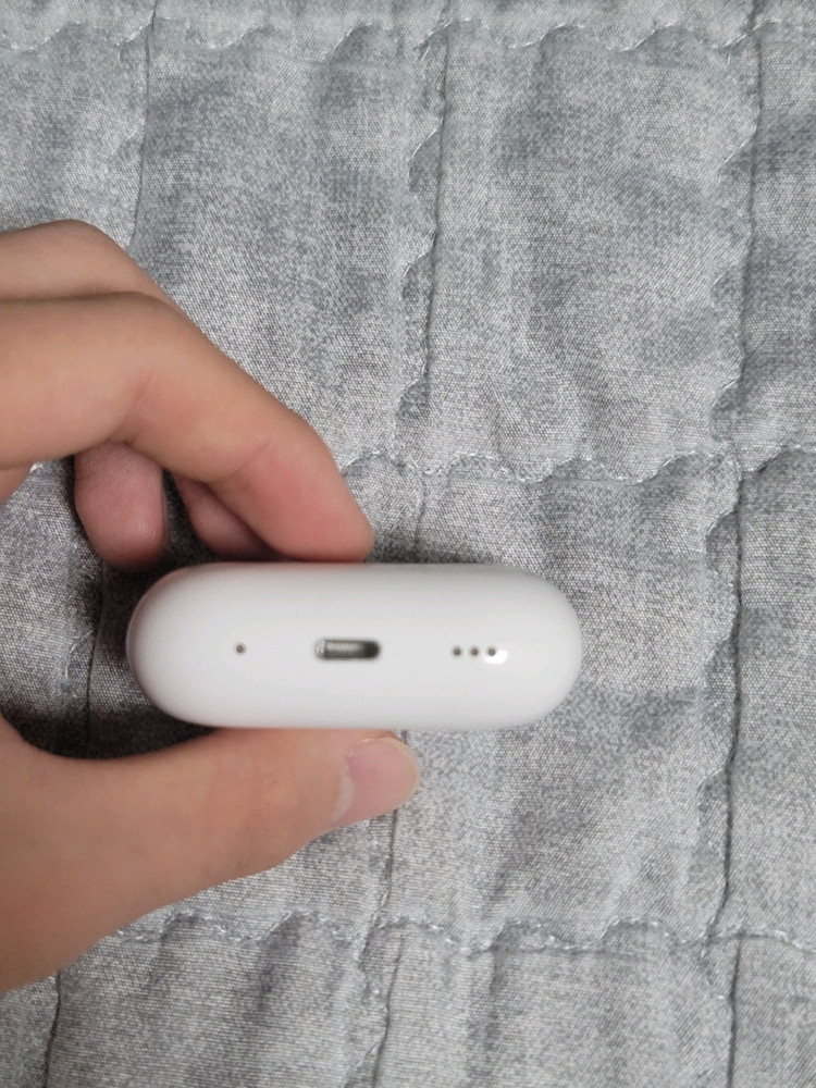 에어팟 프로2 8핀 이미지