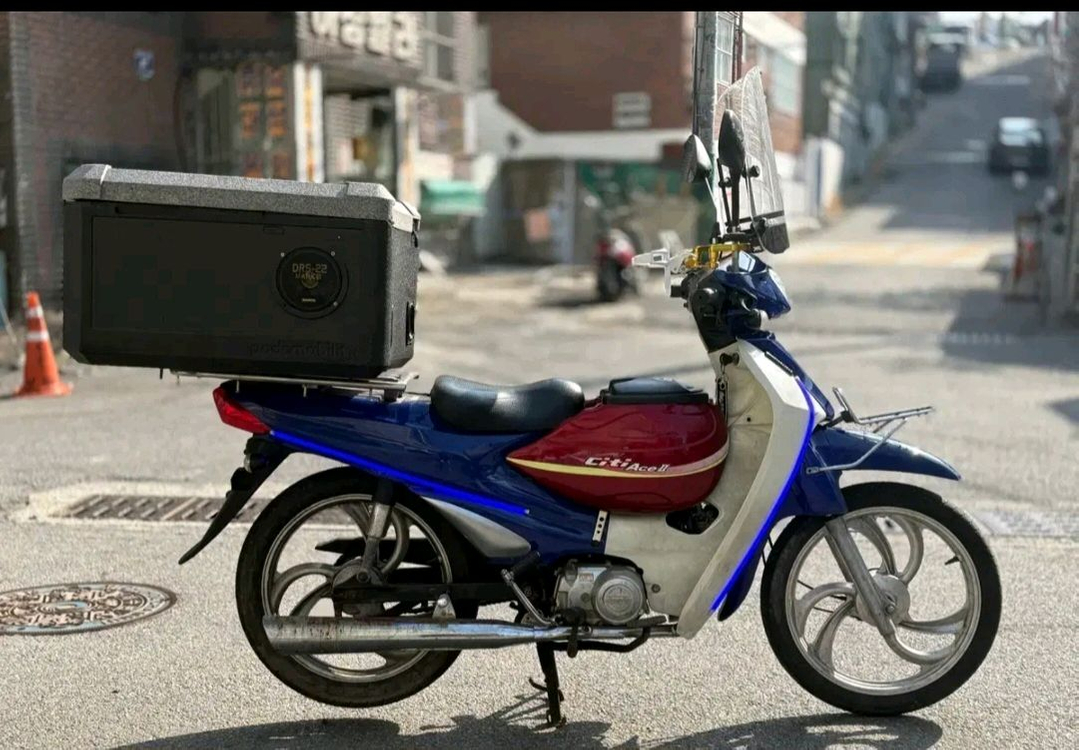 시티 이코노밋110cc 2만키로 배달세팅 led튜닝 밥통 스크린 탑박승 이미지