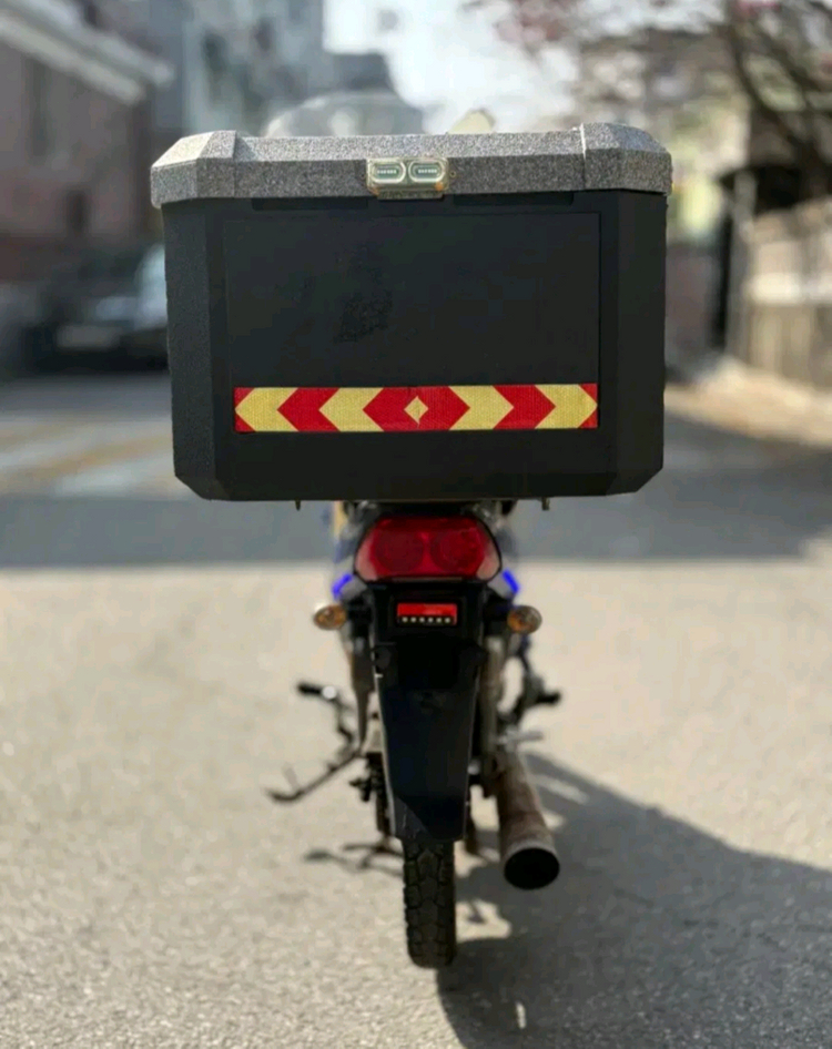 시티 이코노밋110cc 2만키로 배달세팅 led튜닝 밥통 스크린 탑박승 이미지