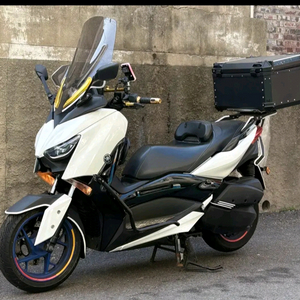 야마하 Xmax 300cc 20년식 8만키로 (화이트공쥬) 배달셋팅 이미지