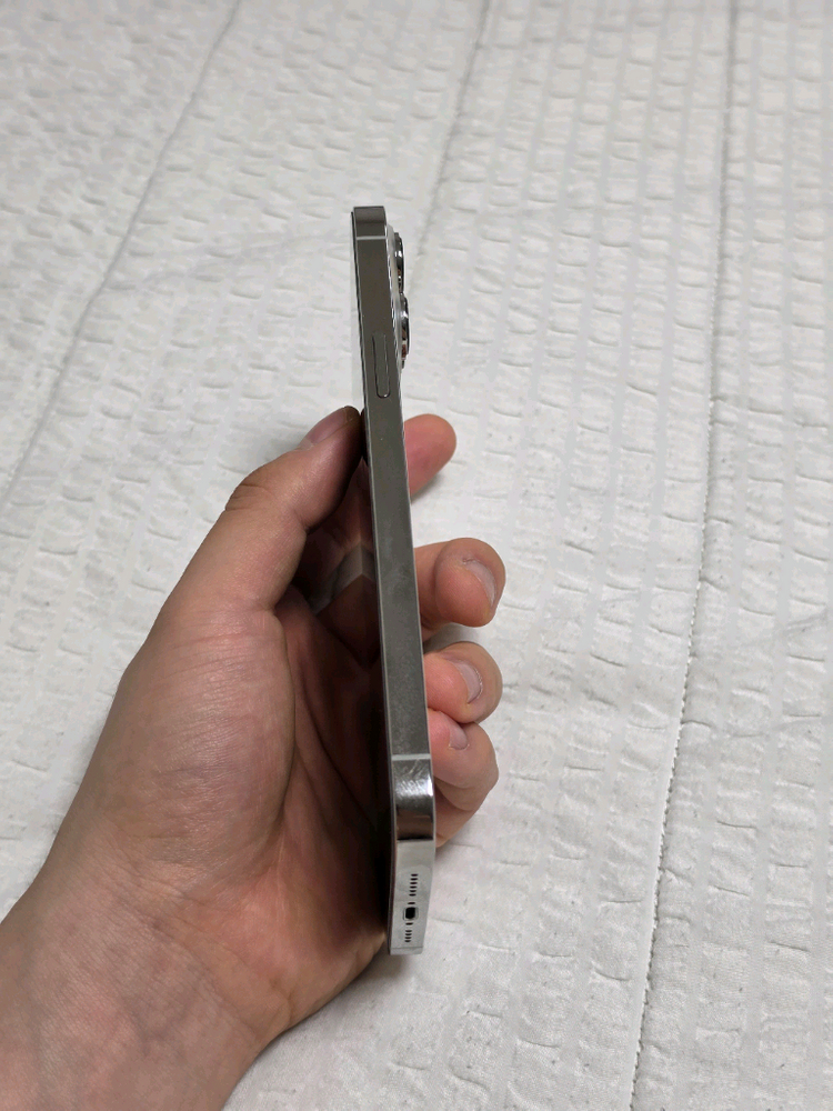 판매)아이폰13프로맥스 256기가 실버 자급제 이미지