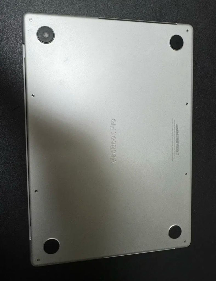 애플 맥북 프로 14인치 M1 Pro 실버 이미지