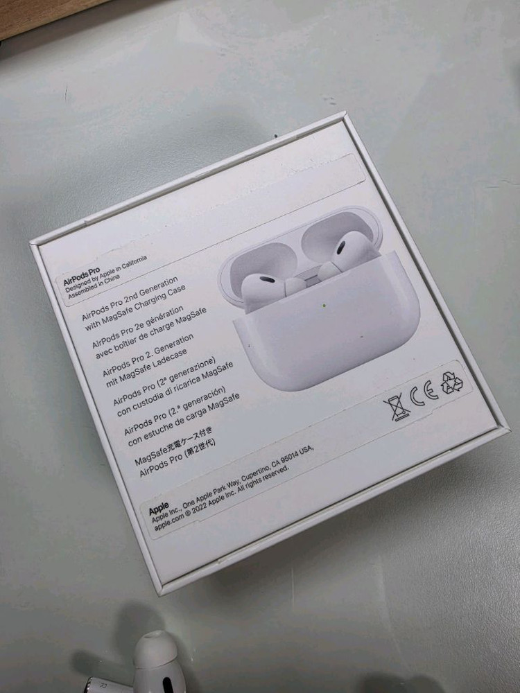 판매)에어팟프로2세대 본품 및 구성품 이미지