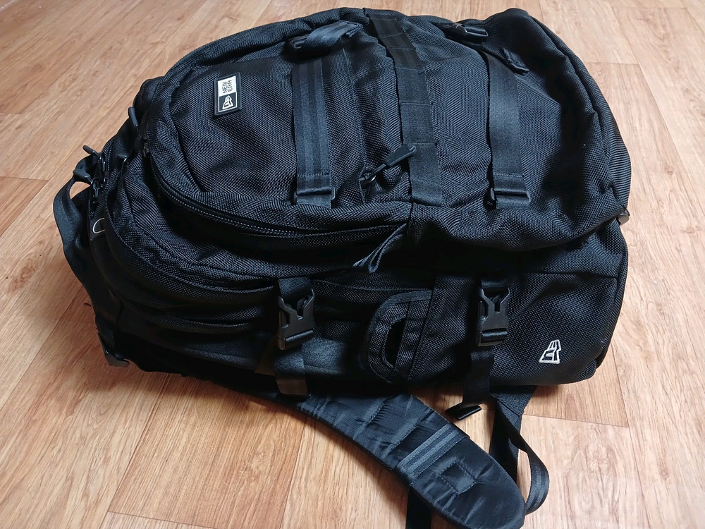 뉴에라(정품) 남성 노트북 배낭 백팩 여행 가방 (블랙) (빅 싸이즈) (상태 최상급) 이미지