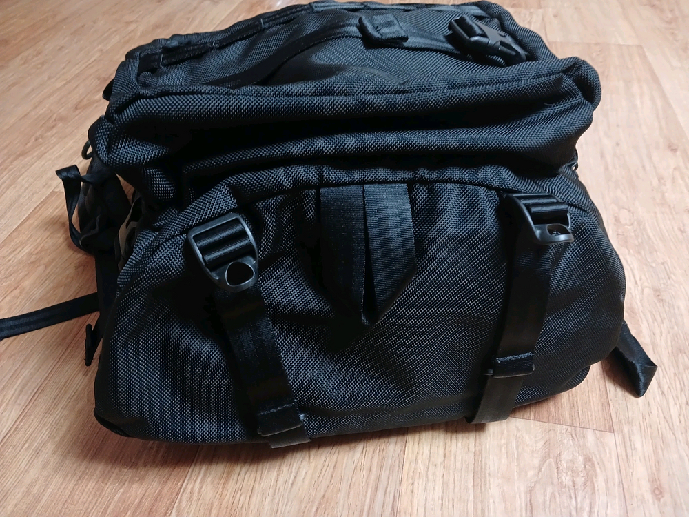 뉴에라(정품) 남성 노트북 배낭 백팩 여행 가방 (블랙) (빅 싸이즈) (상태 최상급) 이미지