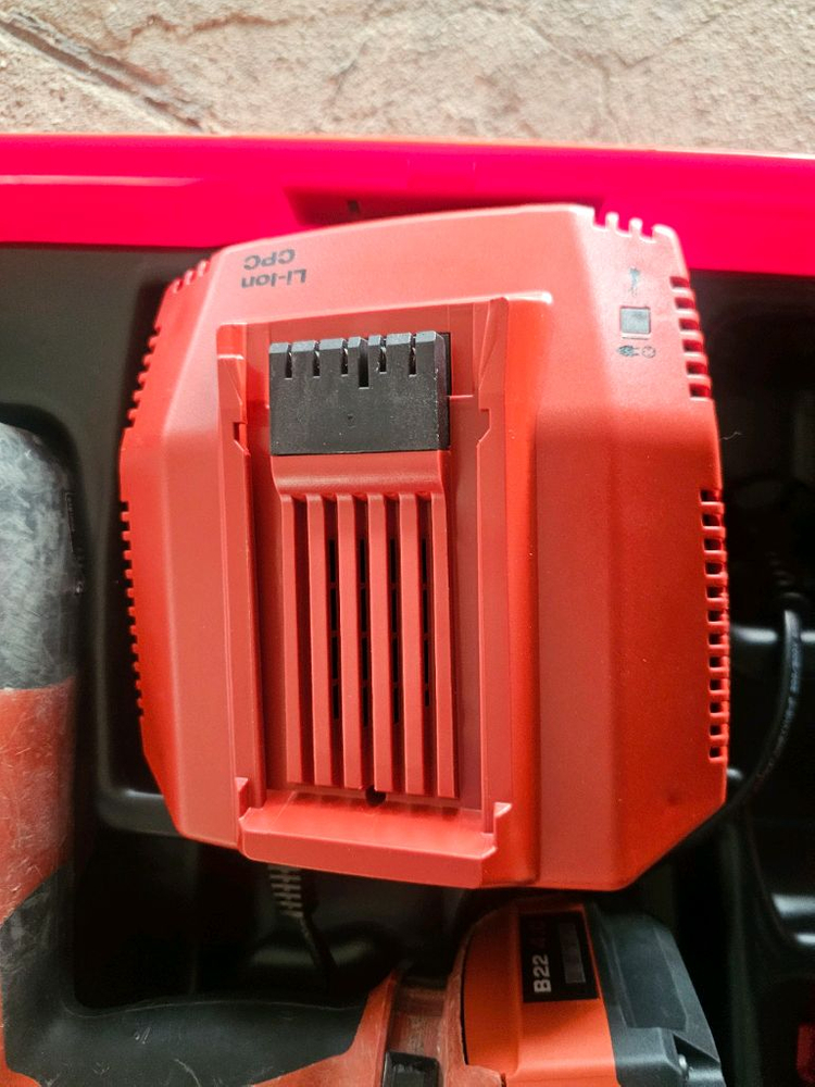 힐티 bx3 콘크리트 타정기 충전기 배터리새거입니다 이미지